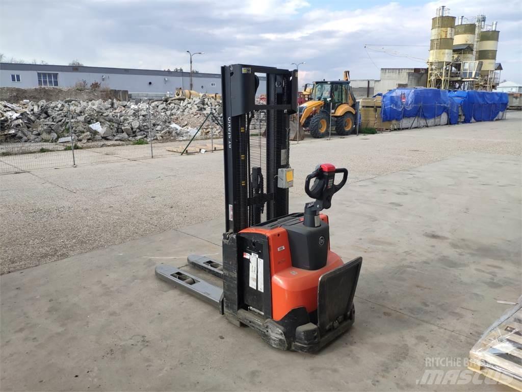 BT SWE120 Ručni električni viljuškar