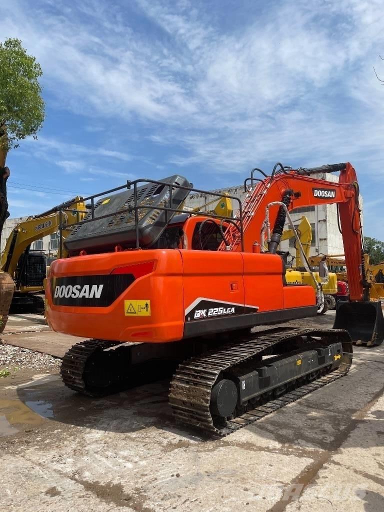 Doosan DX 225 Midi bageri 7t – 12t