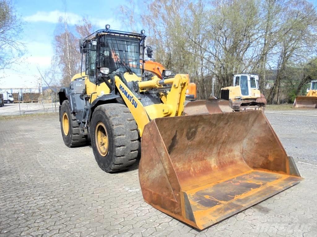 Komatsu WA 270-7 Utovarivači na točkove
