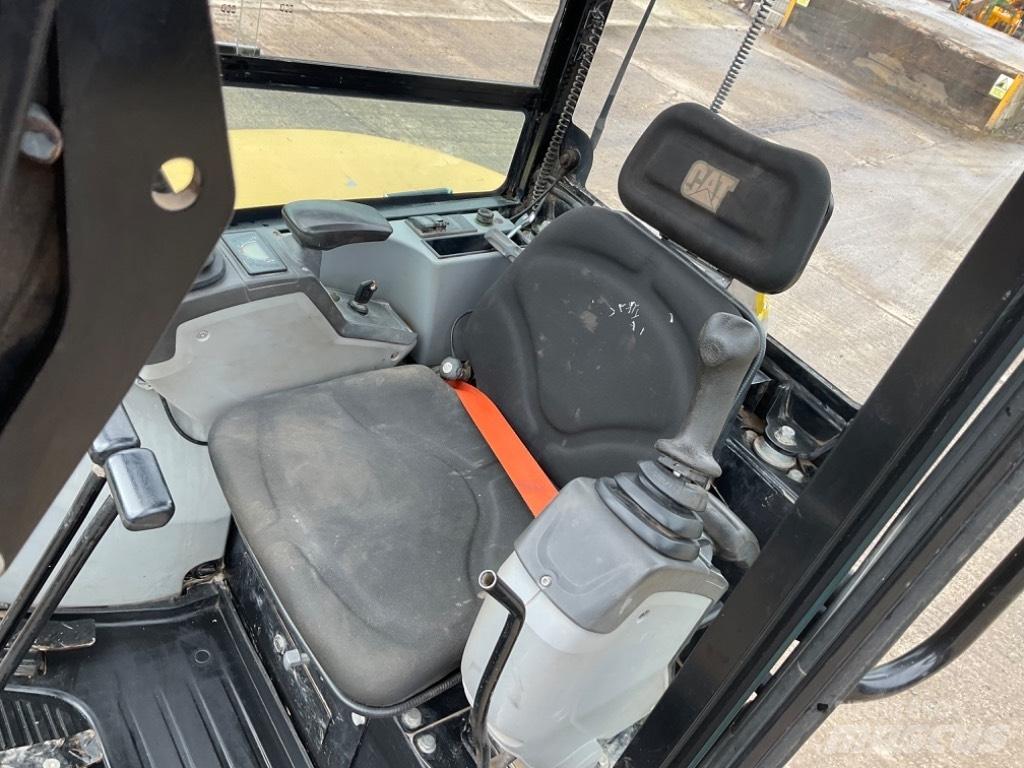 CAT 302.7 D CR Mini bageri < 7t