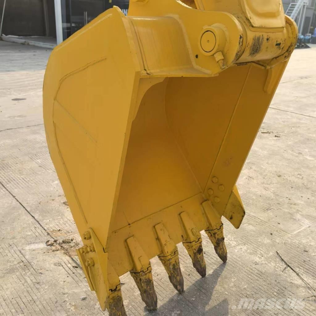 Komatsu PC 130-7 Bageri guseničari