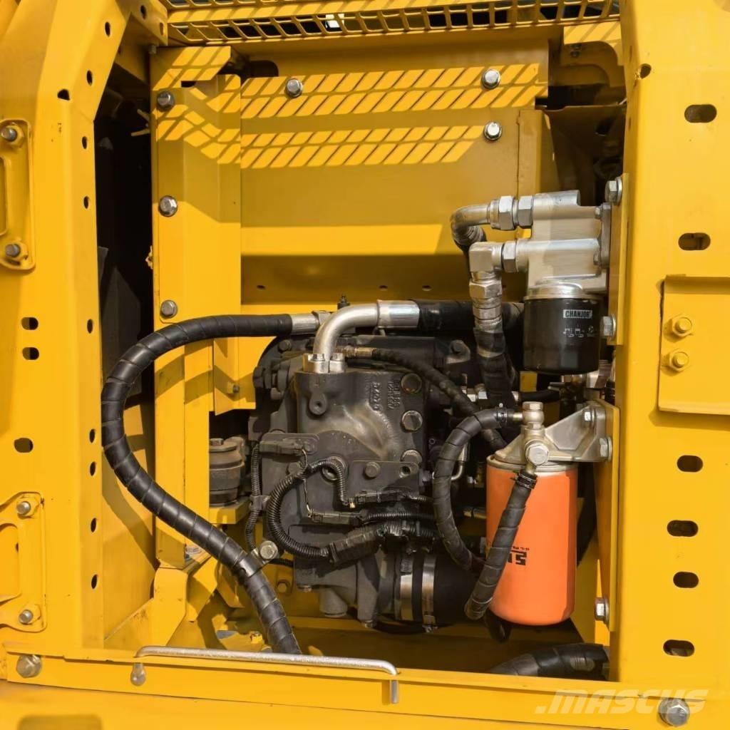 Komatsu PC 130-7 Bageri guseničari