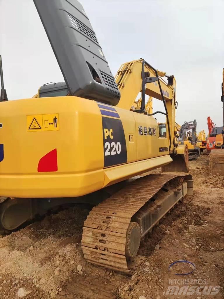Komatsu PC220 Bageri guseničari
