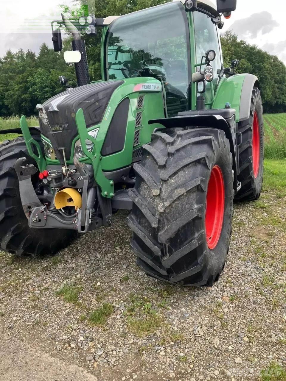 Fendt 724 vario Traktori
