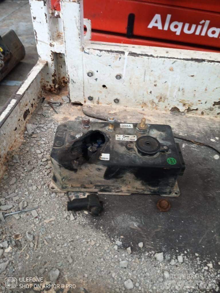 Haulotte OPTIMUM8 Makazaste platforme