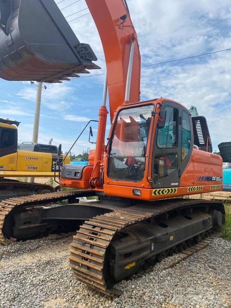 Doosan DX 300 LC Bageri guseničari