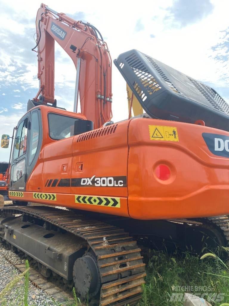 Doosan DX 300 LC Bageri guseničari