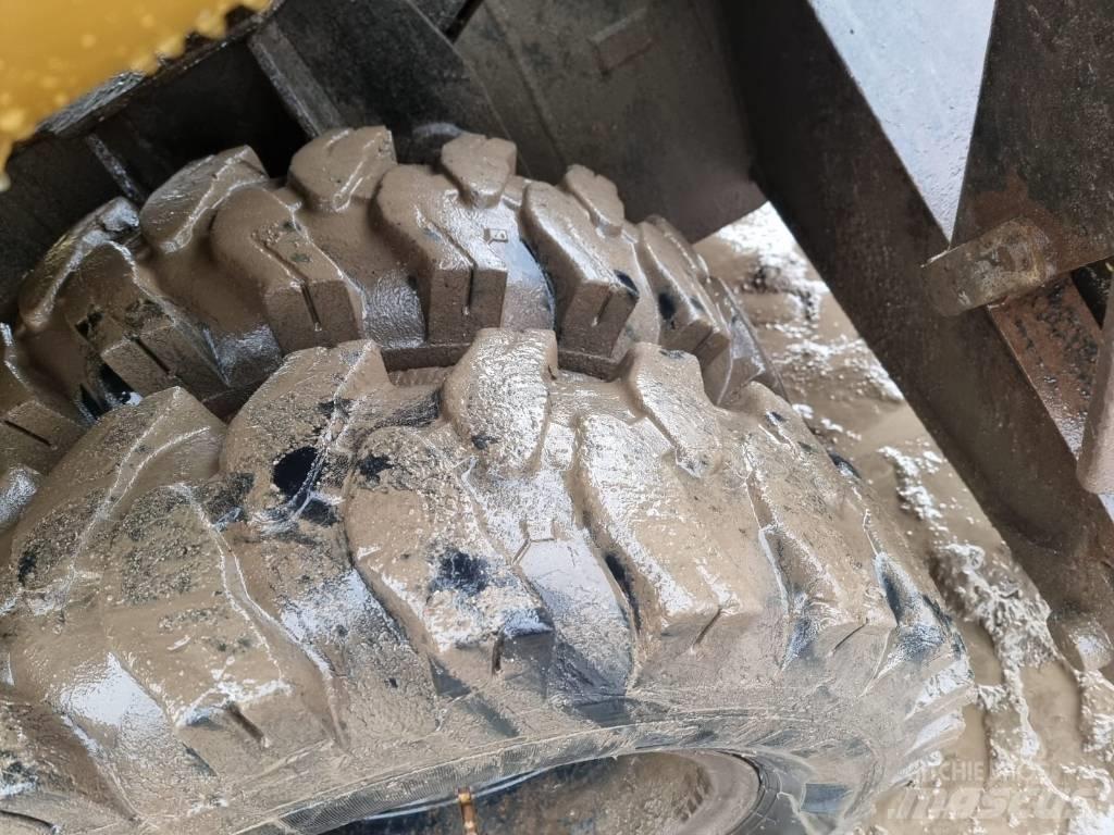 CAT M 313 C Bageri točkaši
