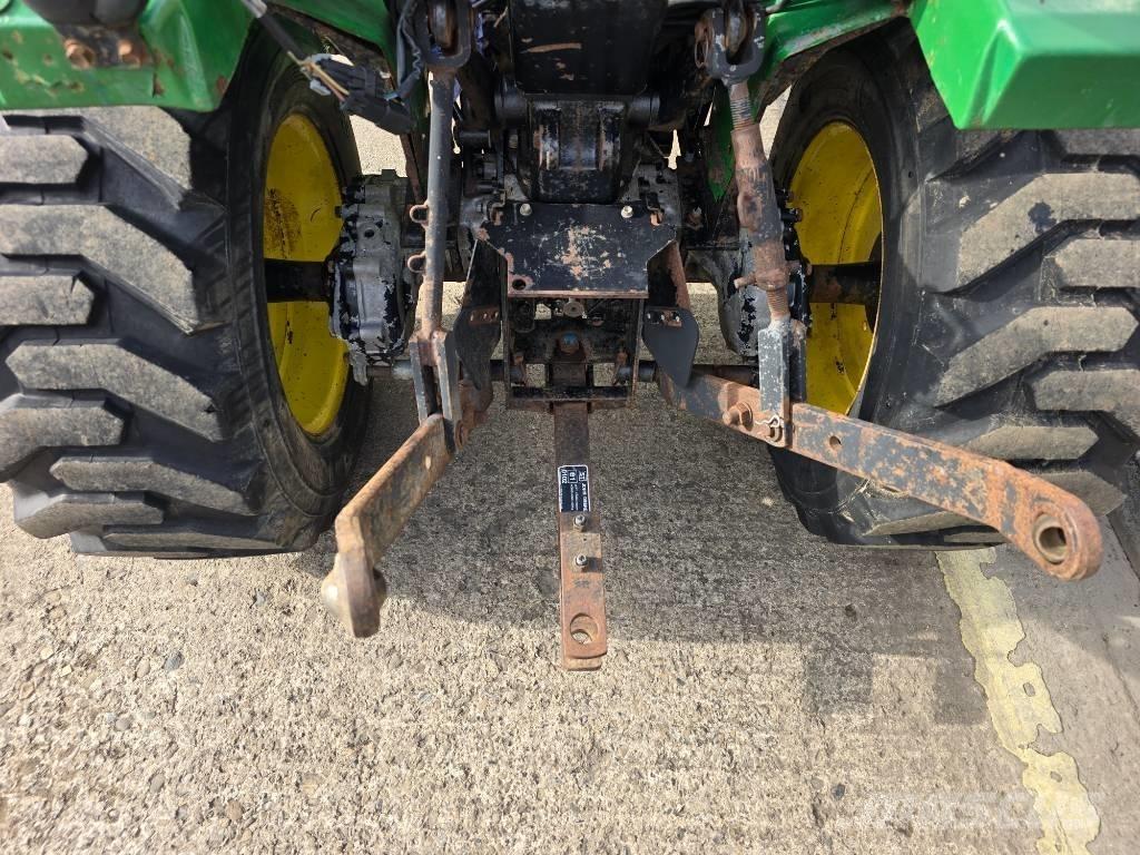 John Deere 2520 HST Manji traktori