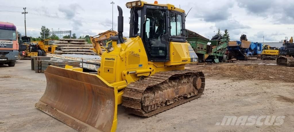 Komatsu D 51 EX-22 Buldožeri guseničari