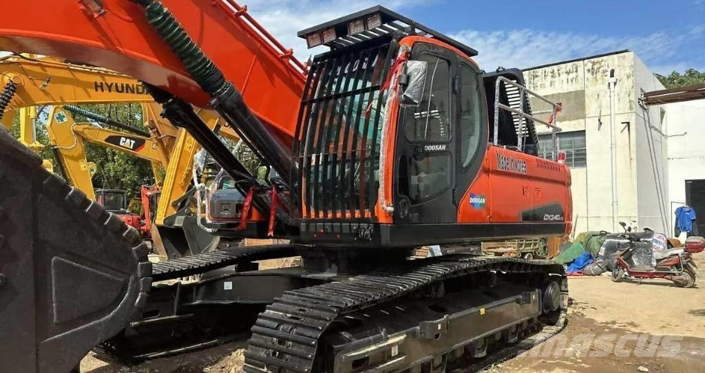 Doosan DX340 Bageri guseničari