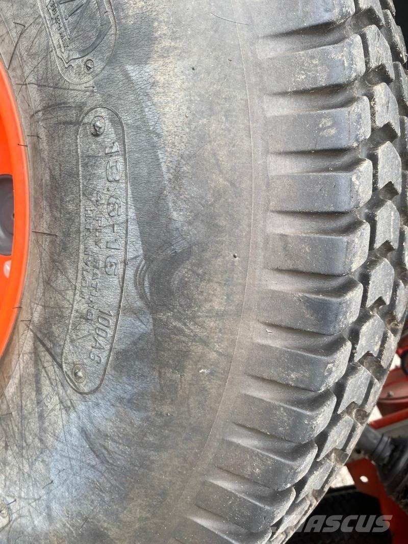 Kubota ST 401-C Manji traktori