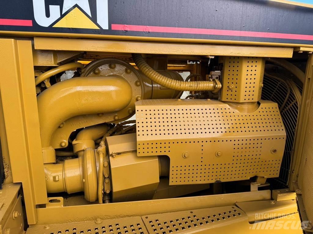 CAT D8R Buldožeri guseničari