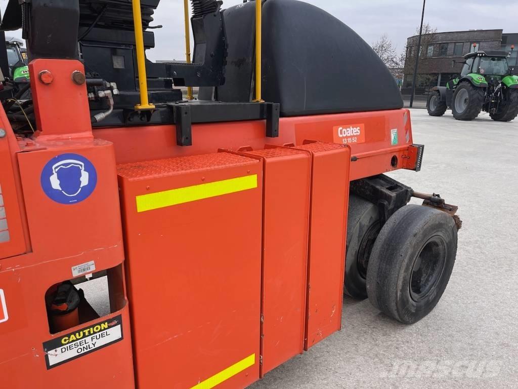 Dynapac CP 142 Gumeni valjci na točkovima