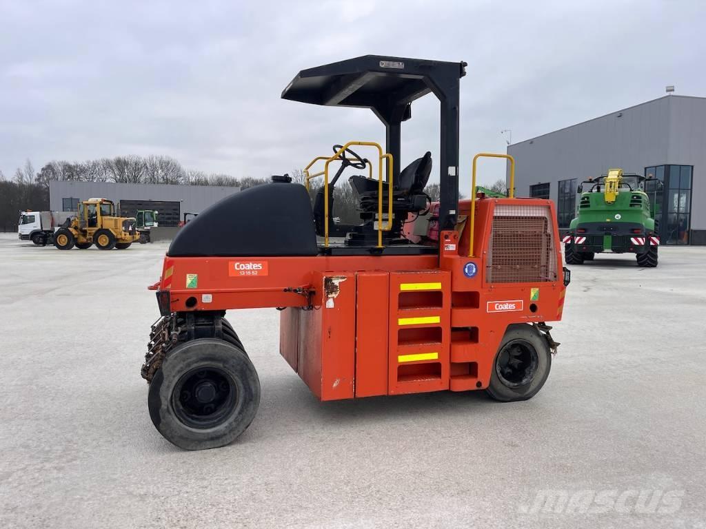 Dynapac CP 142 Gumeni valjci na točkovima