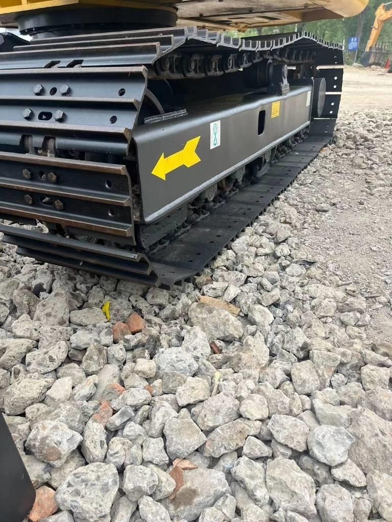 Komatsu PC70-8 Midi bageri 7t – 12t