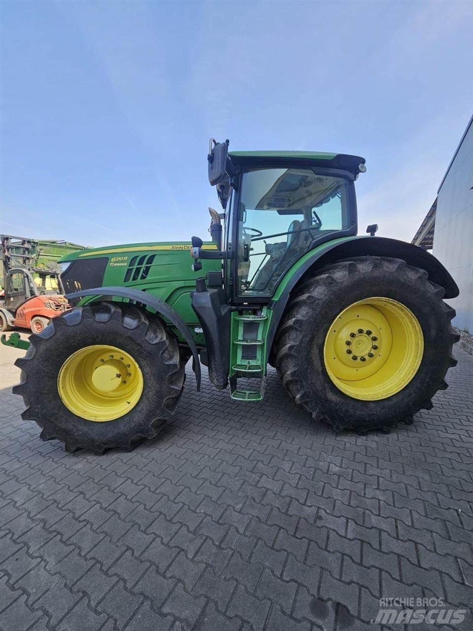 John Deere 6210R Traktori