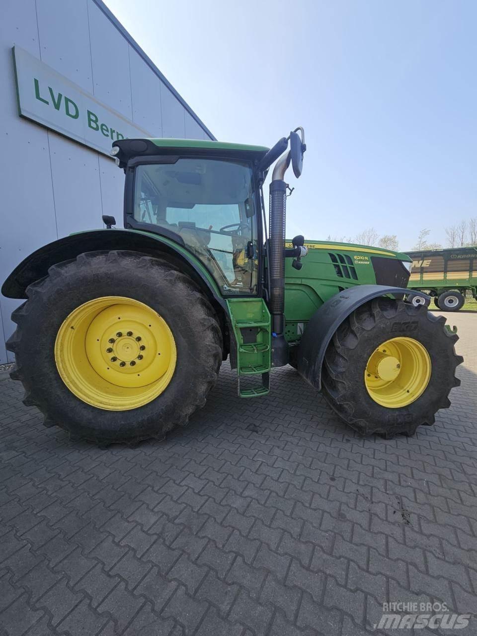John Deere 6210R Traktori