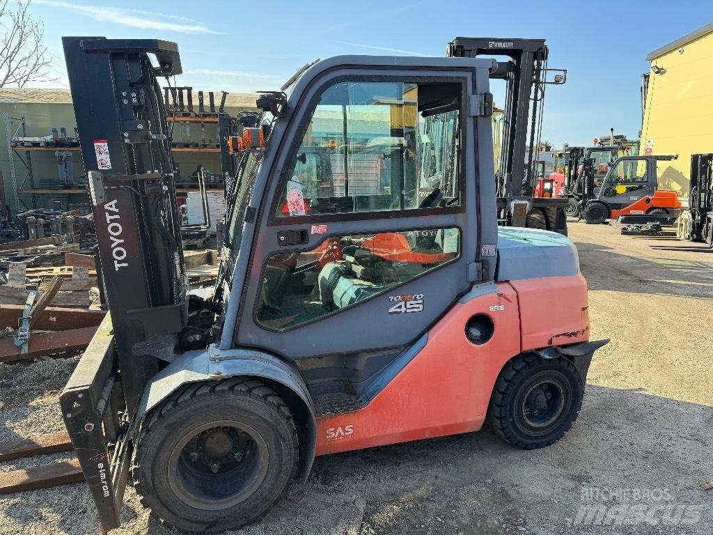Toyota 40-8FD40N Dizelski viljuškari