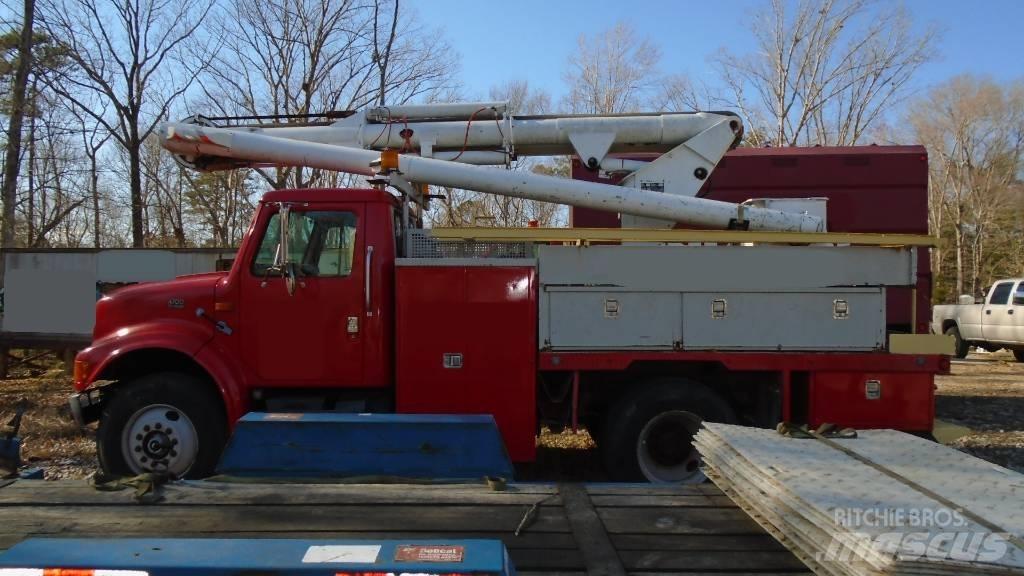 International 4700 Auto korpe