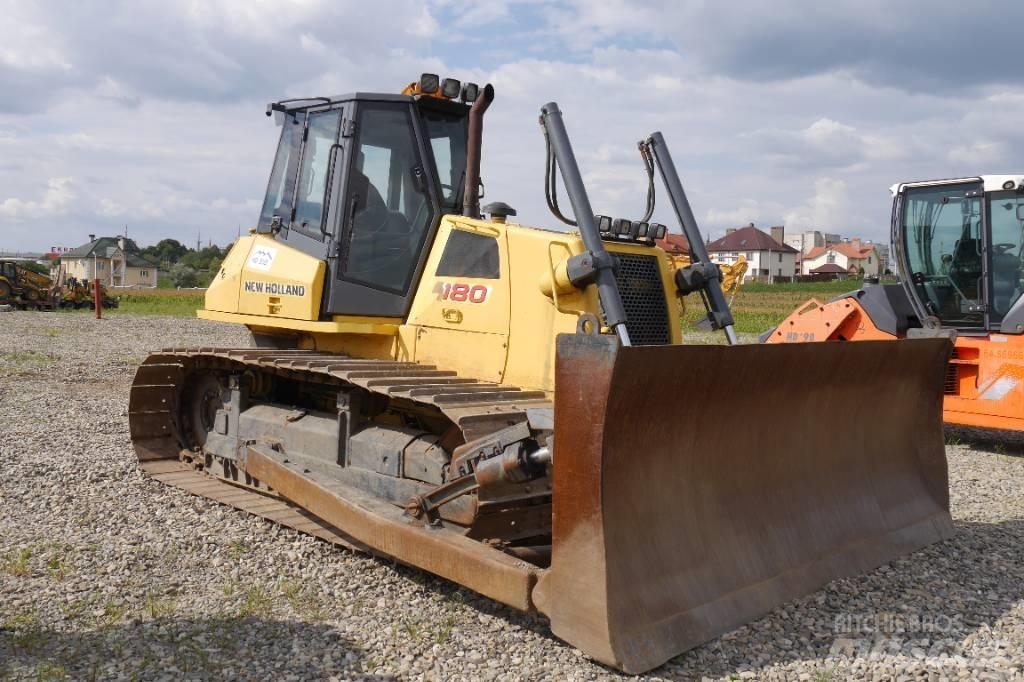 New Holland D 180 Buldožeri guseničari