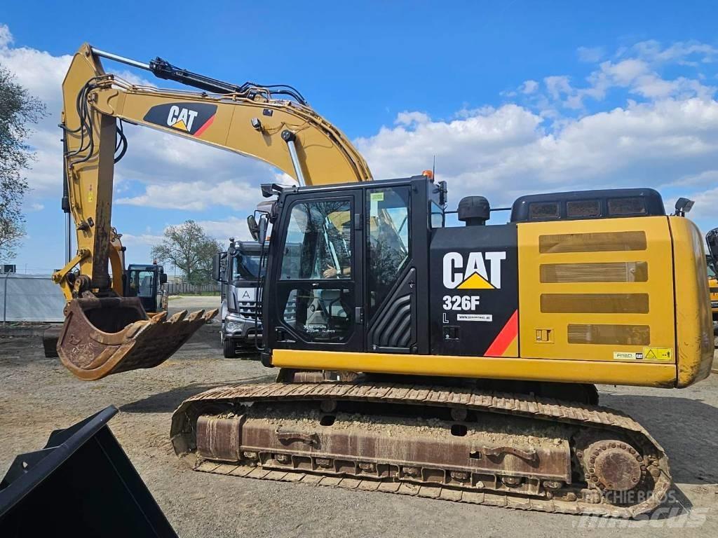 CAT 326 F L Bageri guseničari