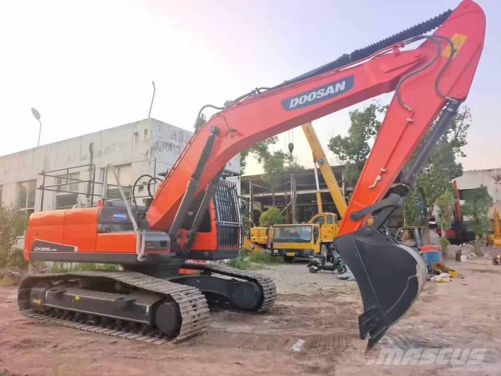 Doosan DX 225 LC Bageri guseničari