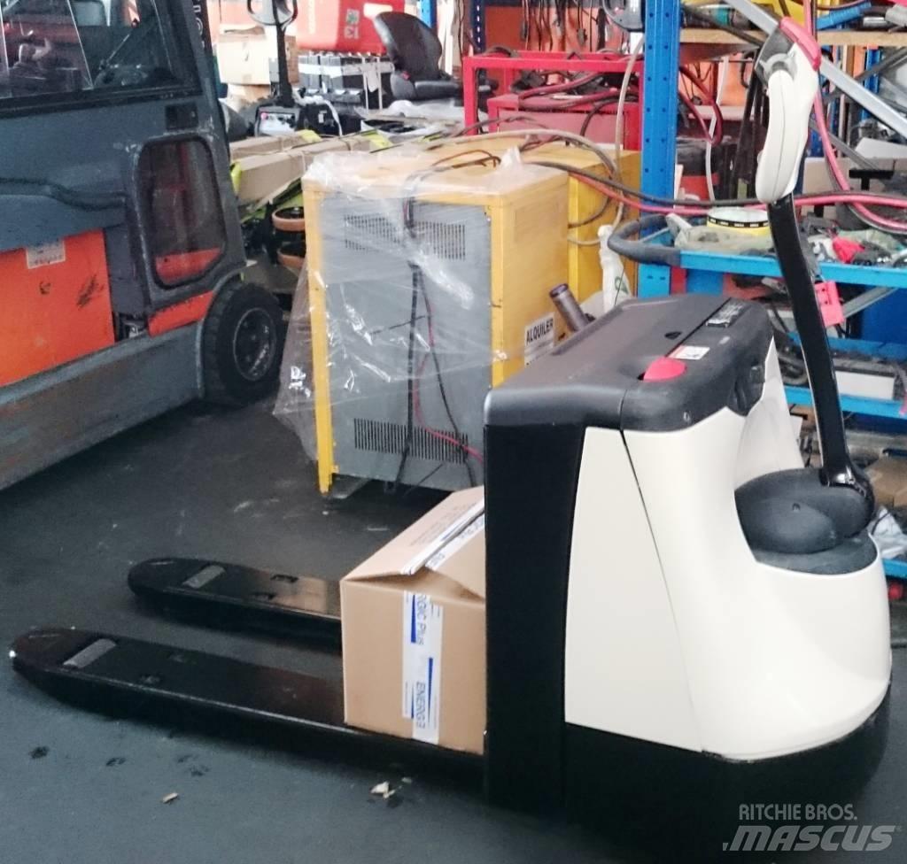 Crown WP 3015 Nisko podizni električni viljuškar