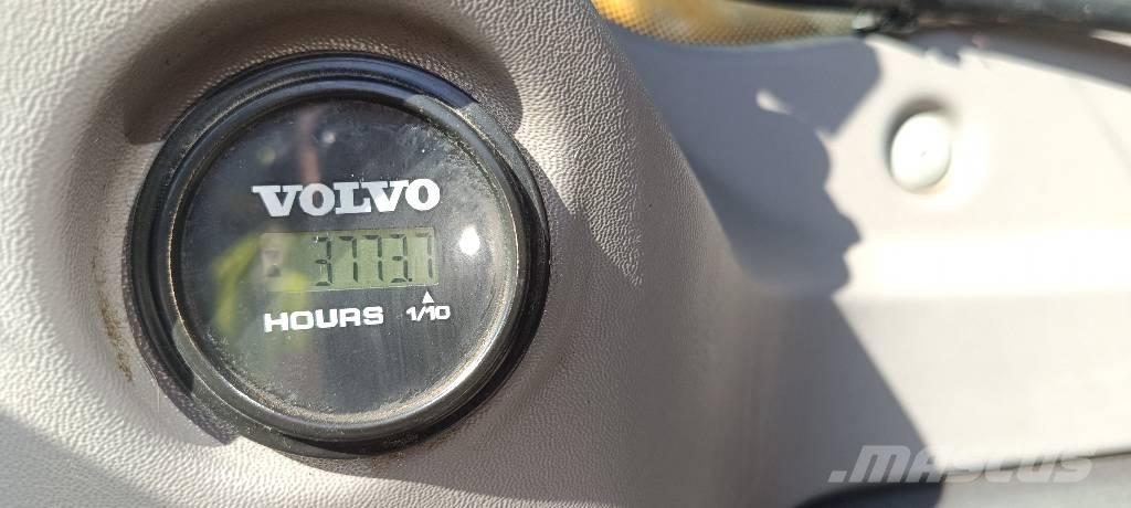 Volvo ECR235EL Bageri guseničari