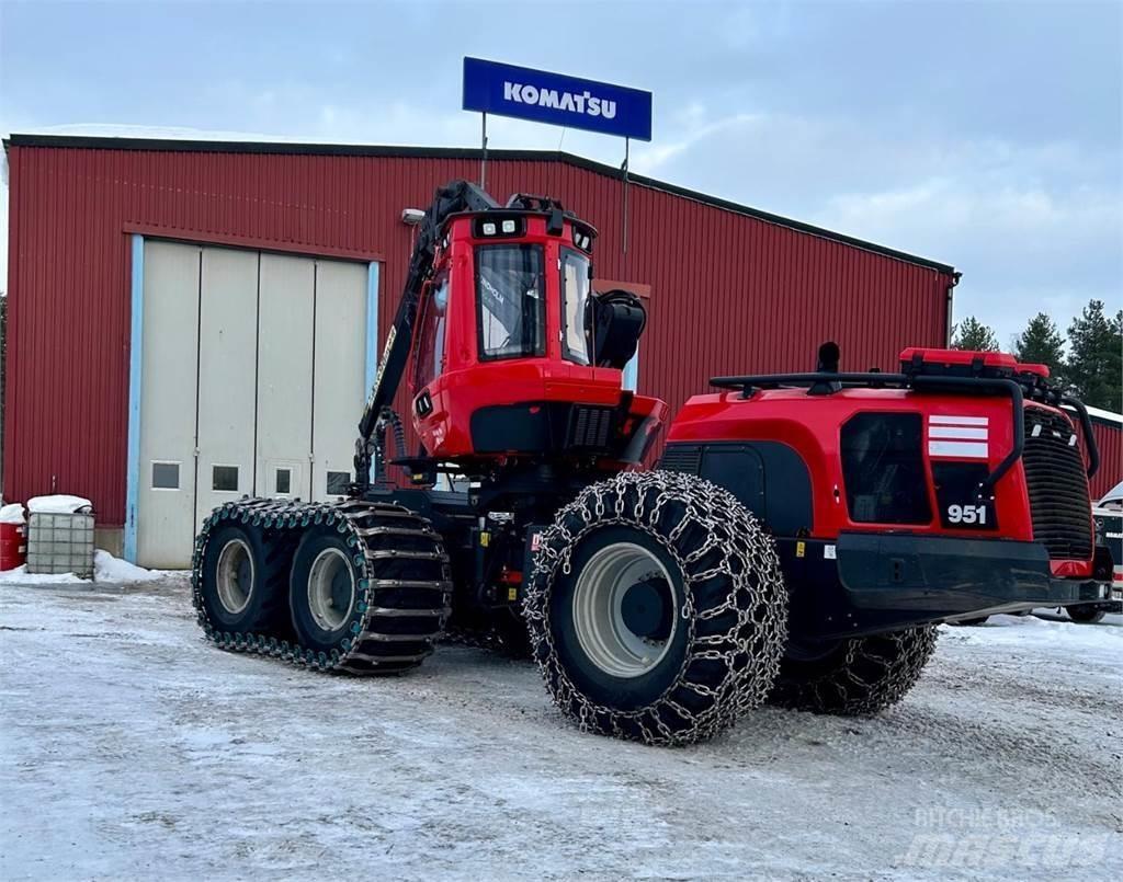 Komatsu 951 Harversteri