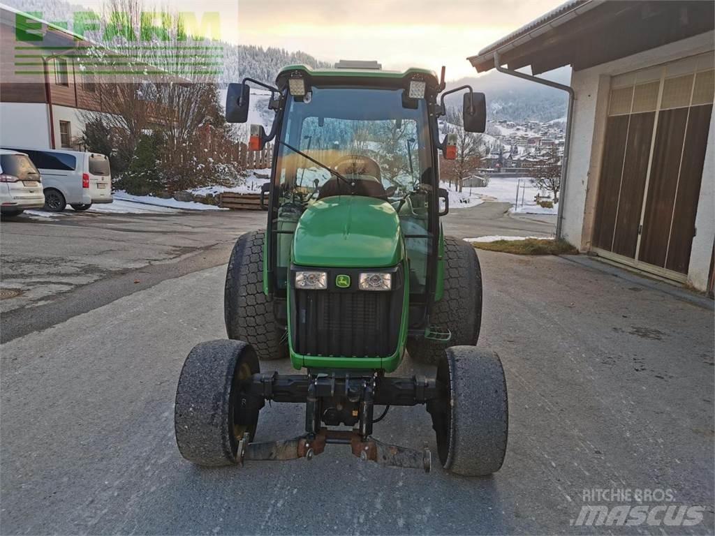 John Deere 4720 Traktori