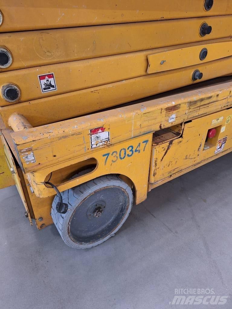 Haulotte Compact 12 Makazaste platforme