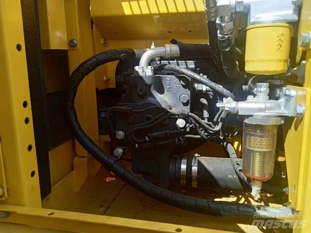 Komatsu PC130-7 Bageri guseničari