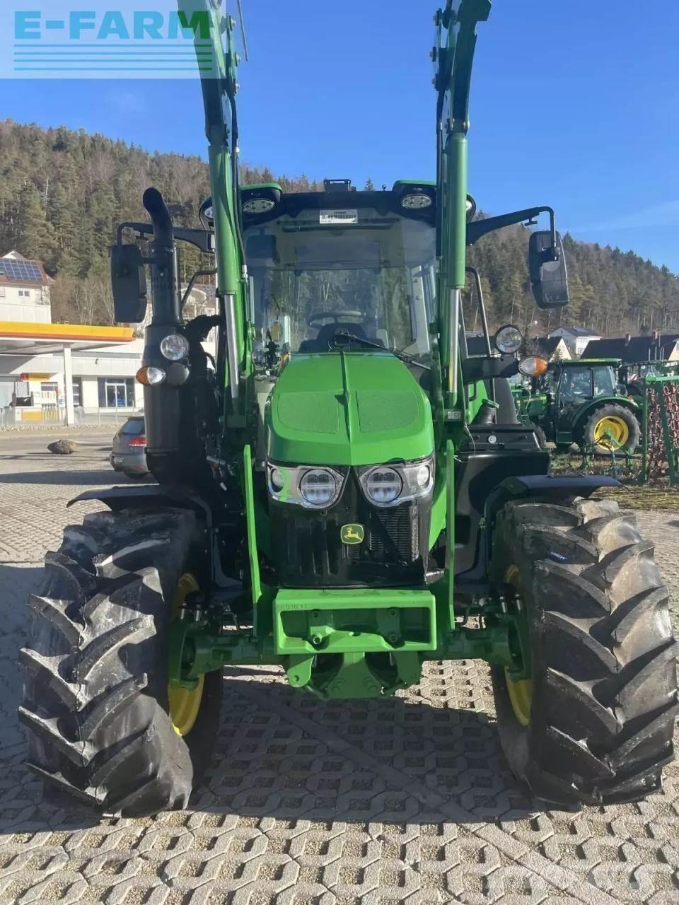 John Deere 6100m Traktori