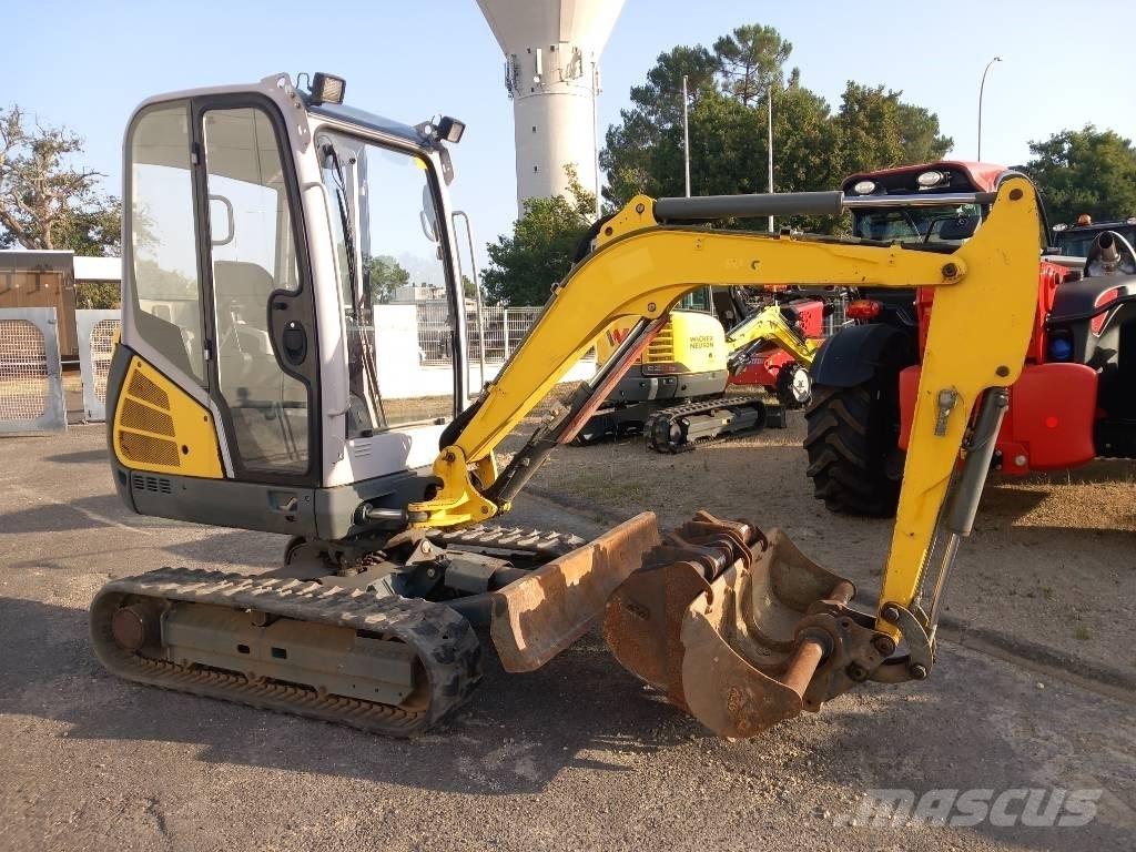Neuson ET24 Bageri guseničari