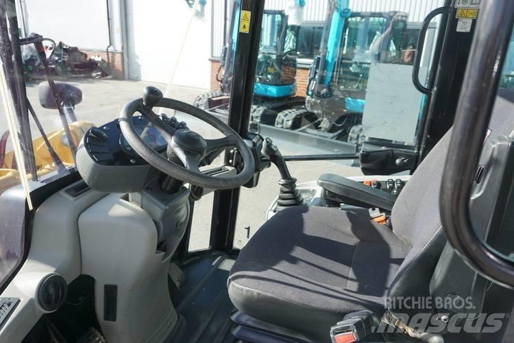 CAT 906M *Uthyres* Utovarivači na točkove