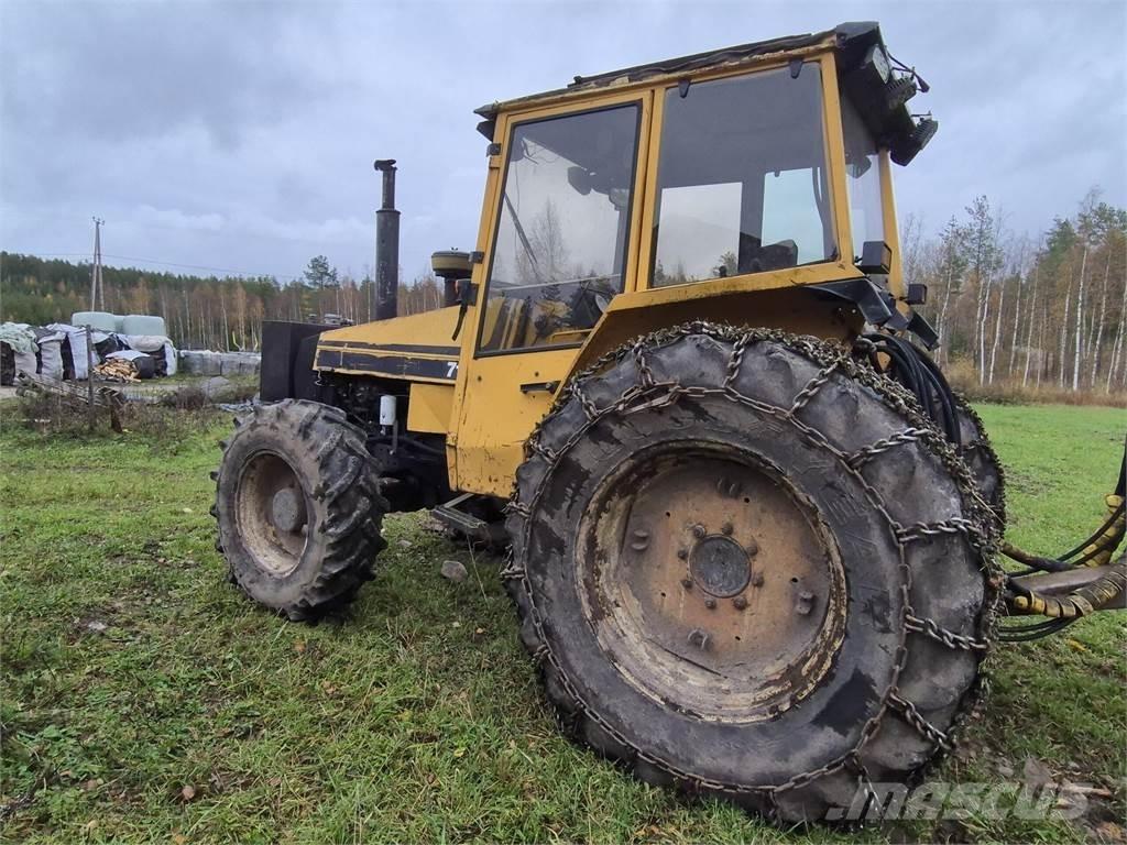 Valtra 715M Traktori