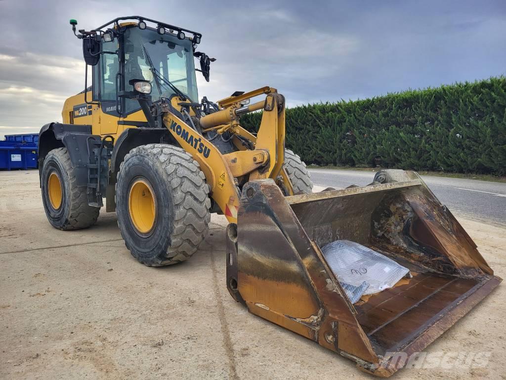 Komatsu WA200-8 Utovarivači na točkove