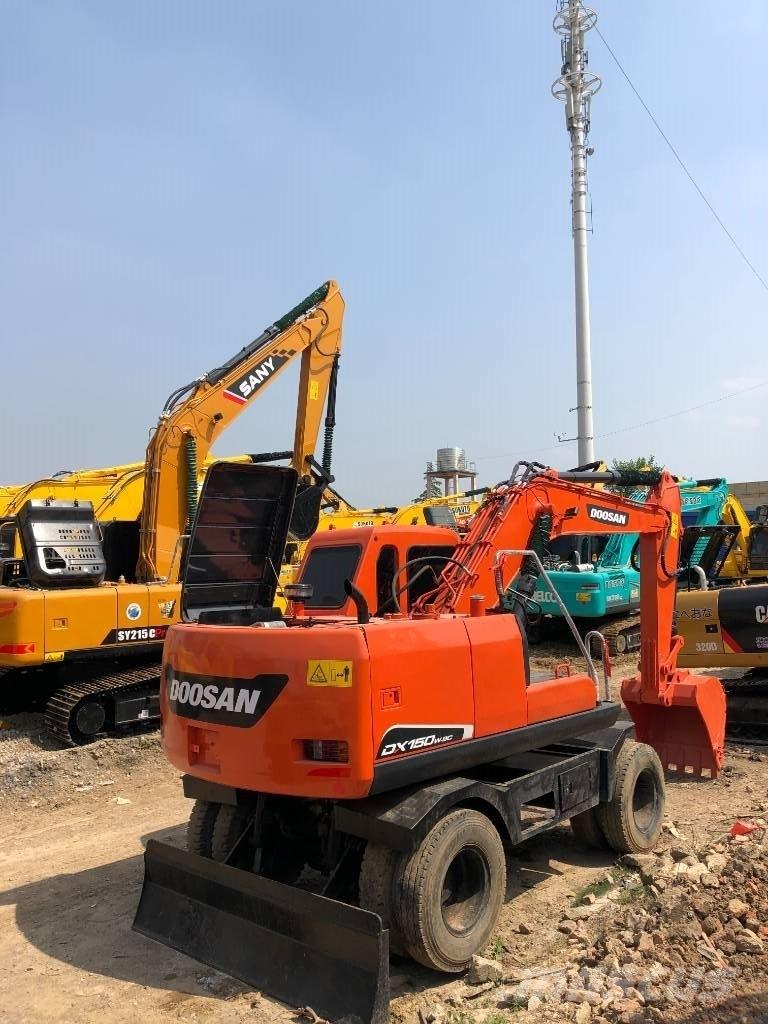 Doosan DX150W Bageri točkaši