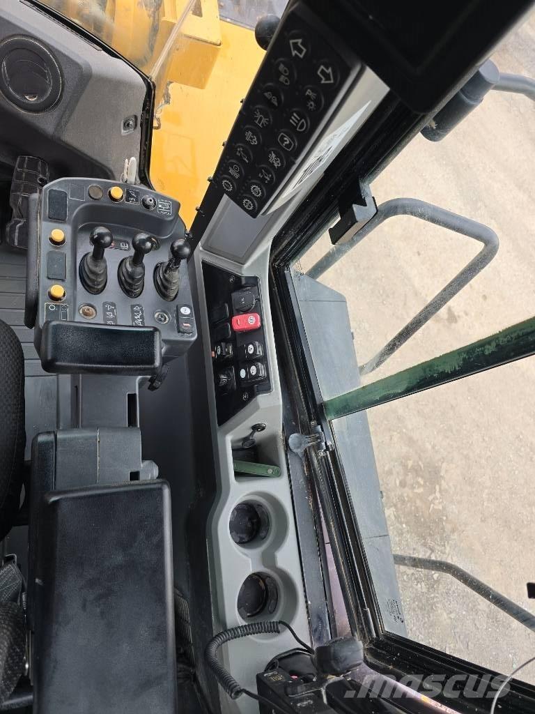 CAT 962 M Utovarivači na točkove