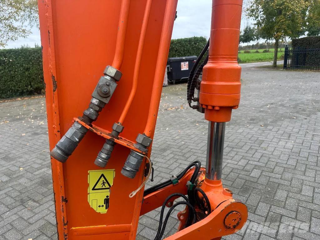 JCB JS145W Bageri točkaši