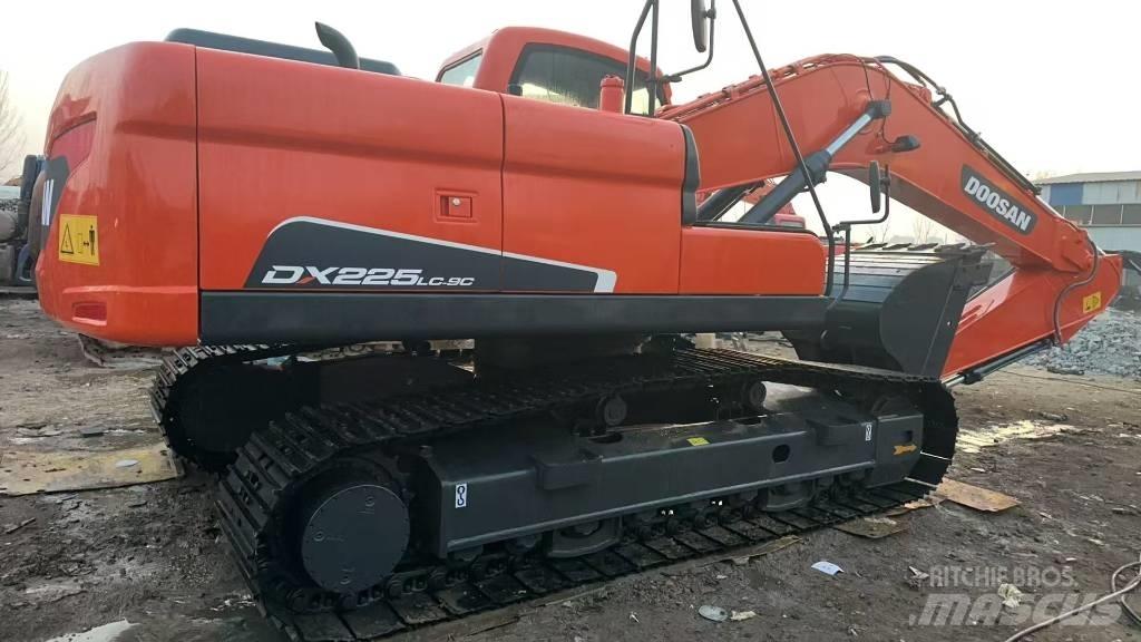 Doosan DX 225 LC Bageri guseničari
