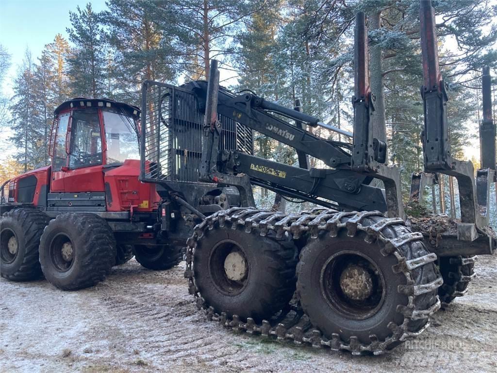Komatsu 895 Forvarderi