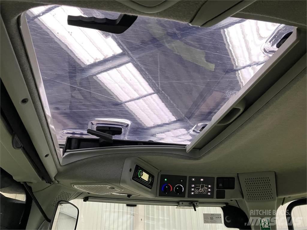 CLAAS Arion 550 Traktori