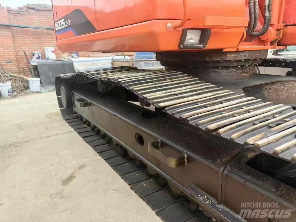 Doosan 225-7 Bageri guseničari
