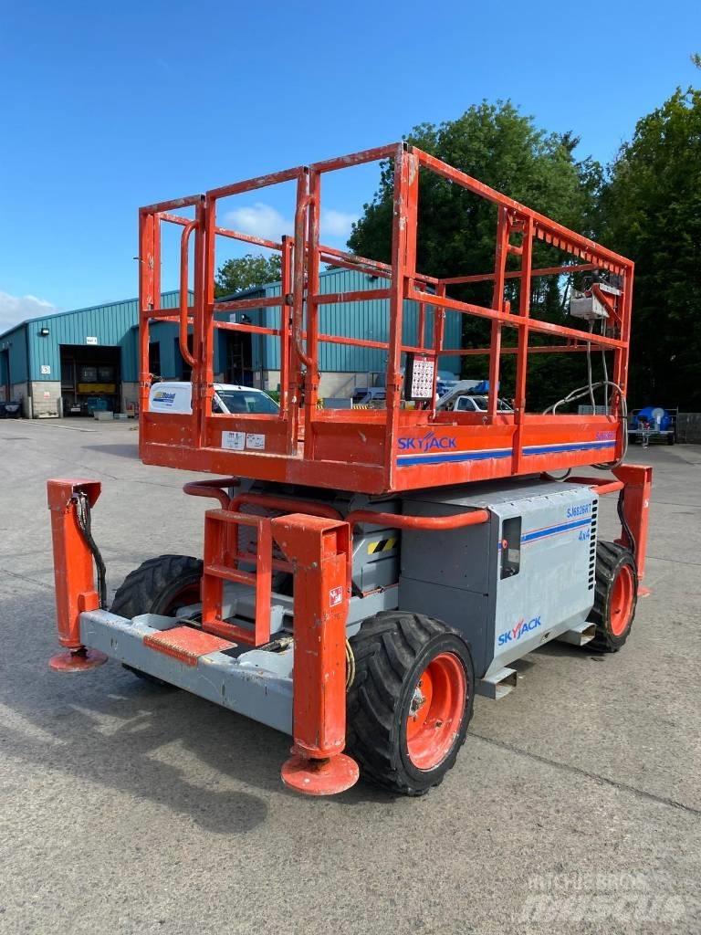 SkyJack SJ 6826 RT Makazaste platforme