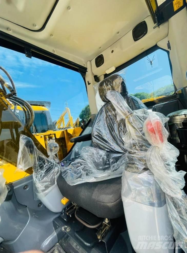 Komatsu PC 138 US Bageri guseničari