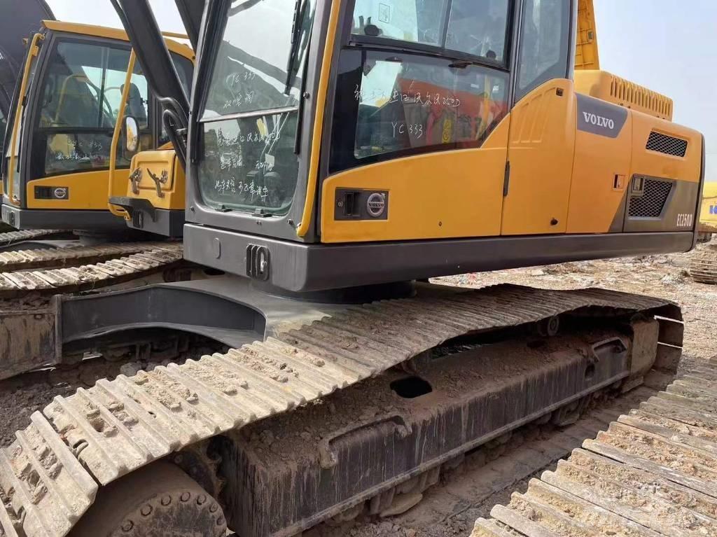 Volvo EC 250 D L Bageri guseničari