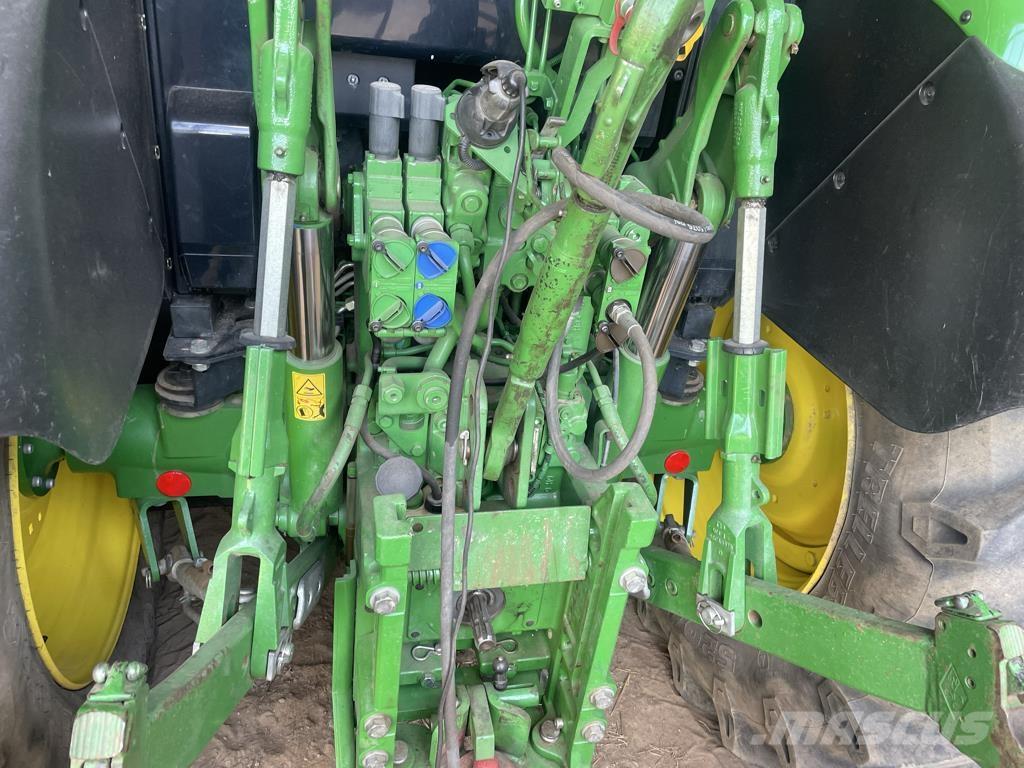 John Deere 6110M Traktori