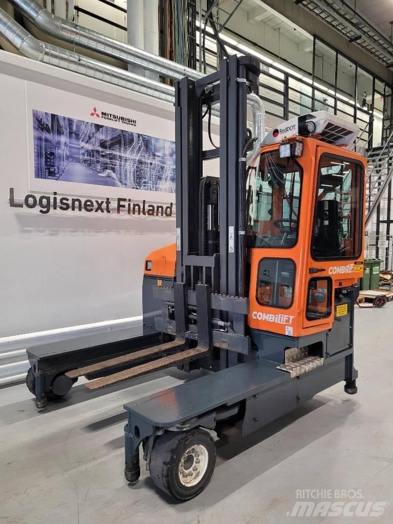 Combilift C 4000 Viljuškari sa 4-stranskim dohvatom